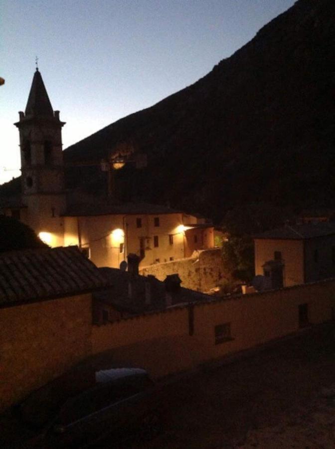 Casa Ridente Nella Valle Del Menotre Con Giardino Pale Kültér fotó